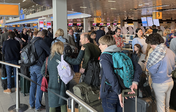 <p>Gobierno de Perú y Aeropuertos Andinos firman acuerdo para invertir US$ 470 millones en infraestructura de los aeropuertos del sur del país</p>