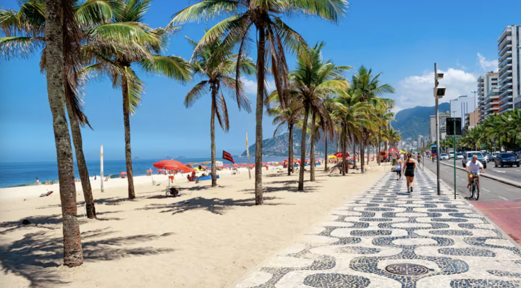 <p>Previo a Semana Santa: viajar fuera de Argentina cuesta más de US$ 2.010</p>