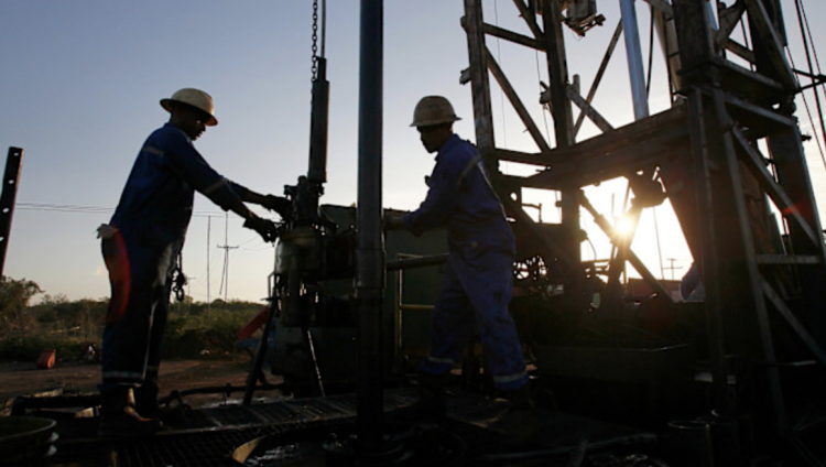 <p>Estados Unidos relaja las sanciones a venezolana PDVSA en medio de las presiones energéticas globales</p>