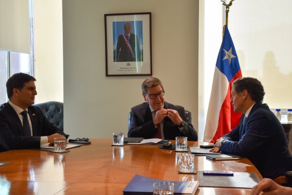 <p>Biministro Mas celebra ingreso de proyectos mineros por US$ 12.650 millones en una semana: "Queremos que esa sea la línea"</p>