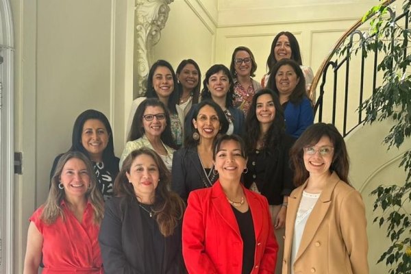 Más allá de marzo: el desafío estratégico del liderazgo femenino