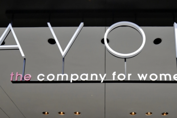 <p>Natura relanza Avon en México y Brasil para ganar participación de mercado</p>