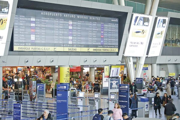 <p>Cocha advierte que alza del petróleo empezó a traspasarse y proyecta alzas de entre 8% y 9% en los pasajes aéreos</p>