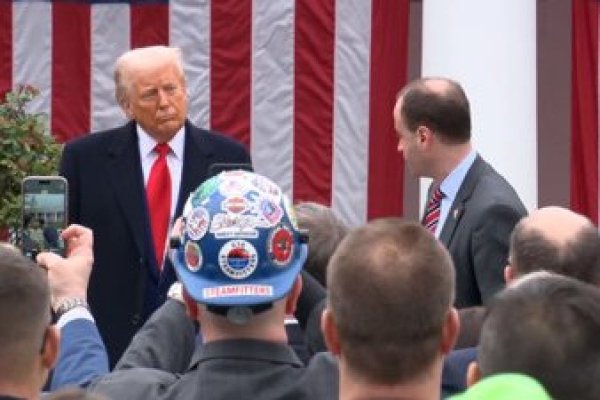 <p>Ahora en DF | Trump confirma "conversaciones muy sólidas" con Irán y apunta a un acuerdo inminente</p>