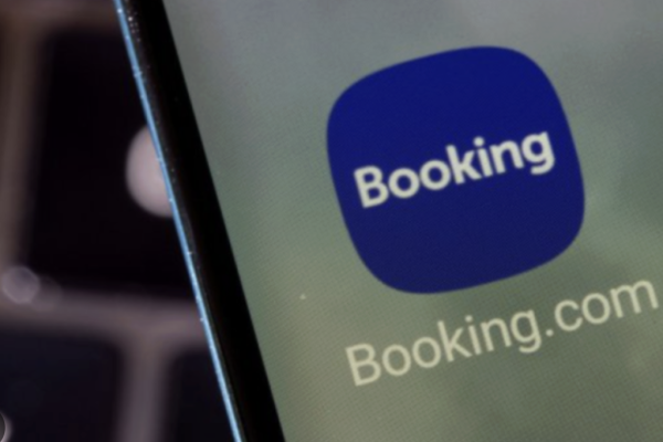 <p>Adiós a polémica cláusula: TDLC aprueba acuerdo pactado entre FNE con Booking.com</p>