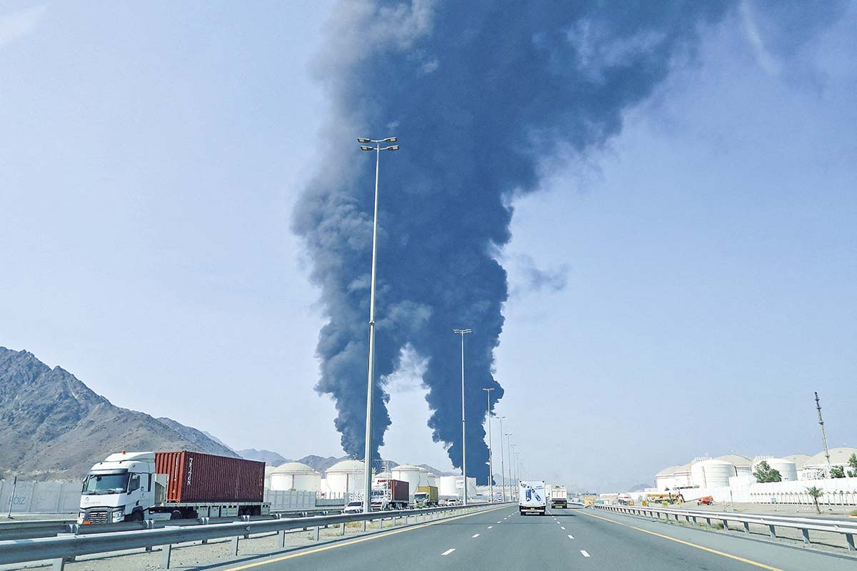 <p>El centro petrolero en Fujairah, Emiratos Árabes Unidos, es uno de los activos que ha sido agredido durante el conflicto en curso.</p>