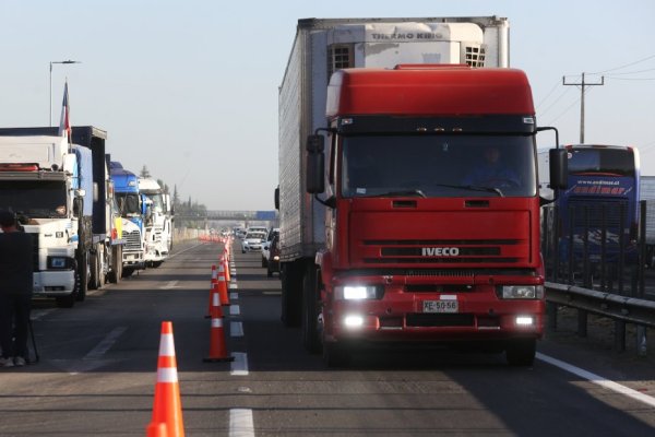 <p>Alza de combustibles: Confederación de Camioneros del sur advierte paralización de transportistas no como medida de presión, sino por insolvencia</p>