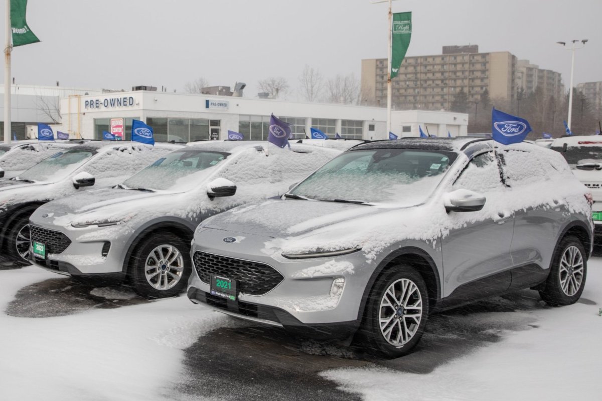 <p>Fabricantes de autos entran "en pánico" para abastecerse de aluminio por efecto en la cadena logística de la guerra en Medio Oriente</p>