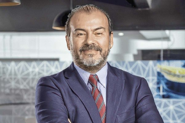 <p>Ya van ocho: Gobierno oficializa uso de una nueva "bala de plata" y Jorge Trujillo asumirá como director del SII</p>