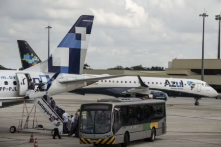 Regulador brasileño analizará si hubo infracción de las normas de negociación en la transacción entre Azul y American Airlines