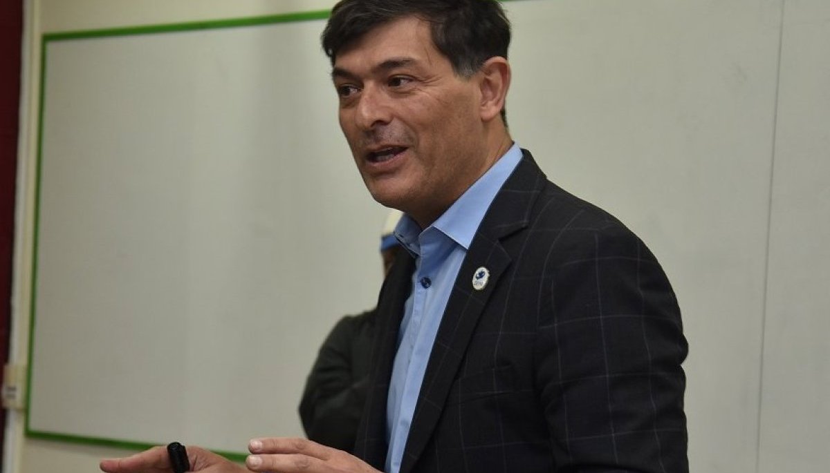 Franco Parisi (PDG) por alza de las bencinas: “Es una bofetada a la clase media”