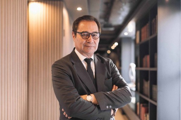 Kast recurre a "bala de plata" y nombra al abogado Fernando Riveros como superintendente de Salud