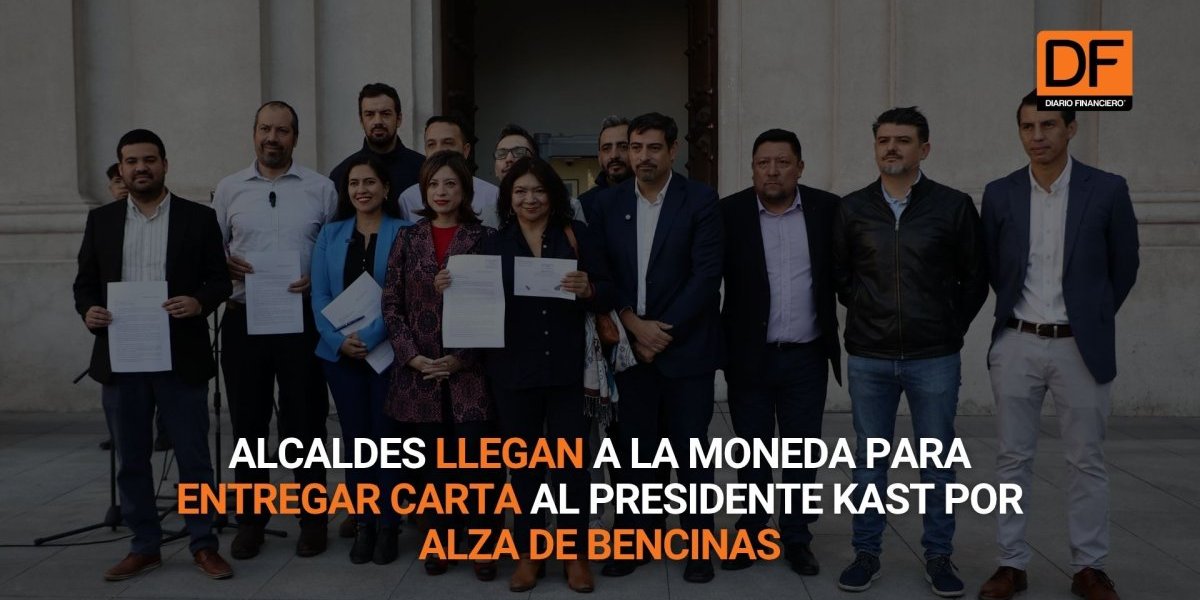 <p>Ahora en DF | Alcaldes llegan a La Moneda para entregar carta al Presidente Kast por alza de bencinas</p>