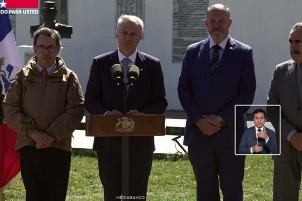 <p>Ahora en DF | Tras el impacto por el alza en combustibles, Kast pide "a cada chileno que nos ayude, que nos colabore con estas medidas que son difíciles"</p>