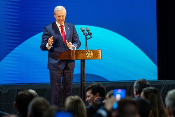 <p>"Seguimos avanzando en el tema de ordenar todas las cuentas públicas", dijo el mandatario al terminar su gira por el sur del país.</p>