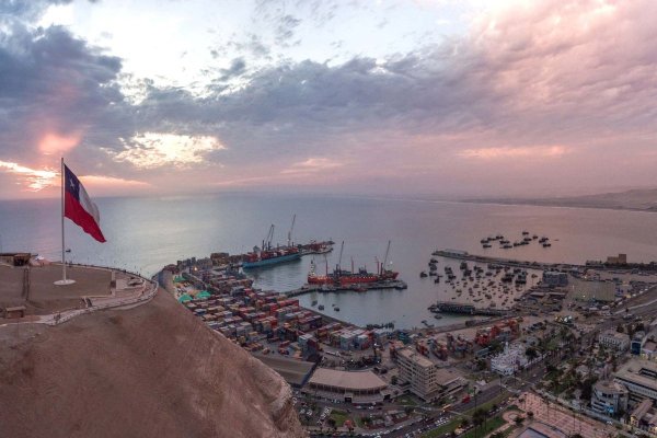 <p>Alza de combustibles impactará con más fuerza en Arica y otras regiones extremas del país, advierte economista</p>