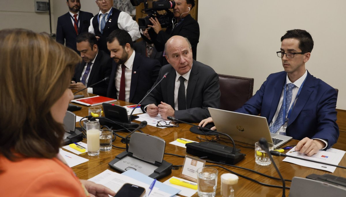 Combustibles: proyecto del Gobierno sortea la Comisión de Hacienda del Senado y sigue viento en popa