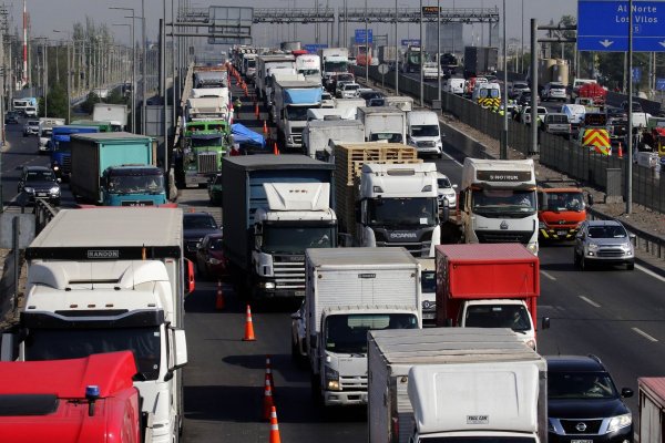 <p>Muchos camioneros comparten la agenda antidelincuencia de Kast. (Foto: Aton Chile)</p>