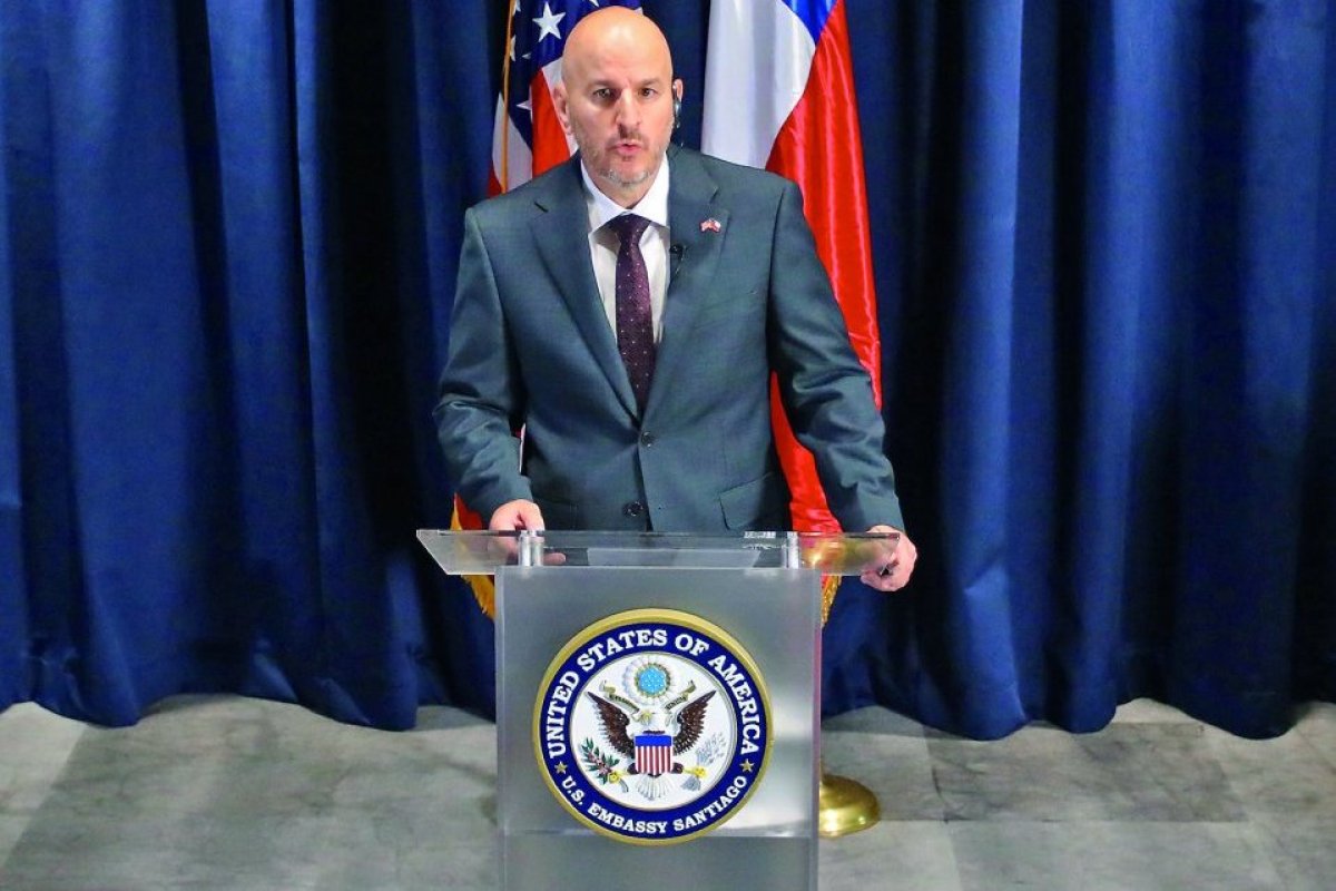 <p>Embajador de EEUU: “Si el ministro Muñoz nos demuestra que va a ser un buen socio para nosotros, existe la posibilidad de que recupere su visa”</p>