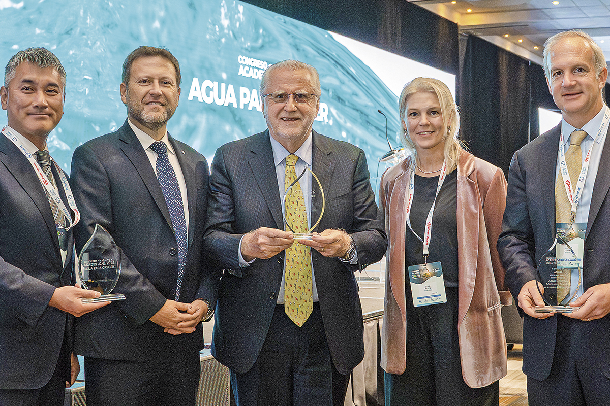 <p>Hikaru Sanuki, chairman of the Board Aguas Horizonte; Mauricio Acuña, vicepresidente de Abastecimiento y Máximo Pacheco, presidente del Directorio, ambos de Codelco; junto a Olivia Heuts, vicepresidenta de Desarrollo de Negocios de Transelec, y Arturo Le Blanc, gerente general de Transelec.</p>