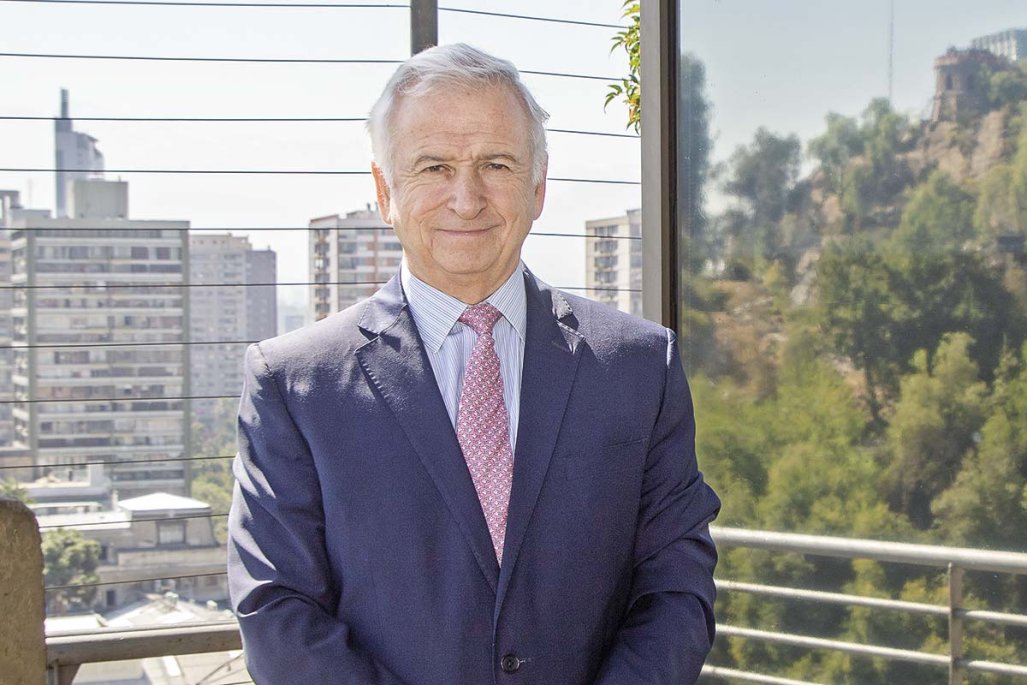 Felipe Larraín y meta de crecimiento de Hacienda: “Lo que está claro es que hoy día se hace más difícil llegar al 4% por un shock externo”