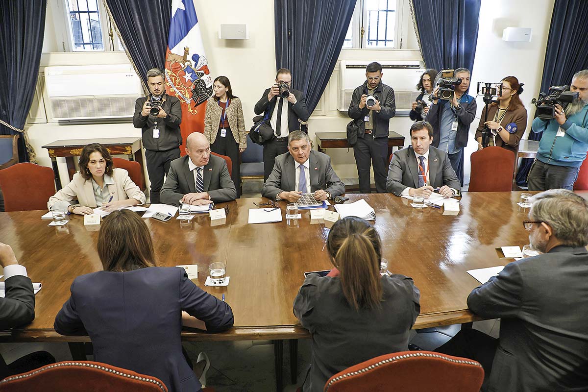 <p>Este lunes se realizó una nueva sesión del comité político en La Moneda. Foto: Aton.</p>