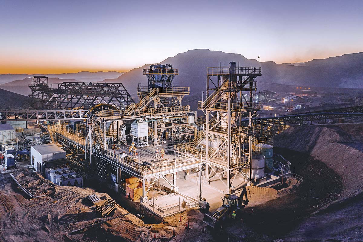 <p>El informe en derecho de Carlos Peña con que filial de hispana OHLA busca revertir fallo adverso en proyecto minero</p>