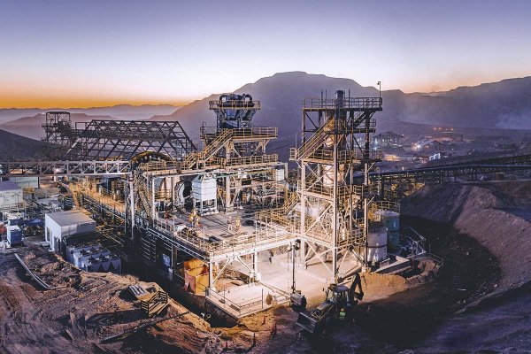 <p>El informe en derecho de Carlos Peña con que filial de hispana OHLA busca revertir fallo adverso en proyecto minero</p>