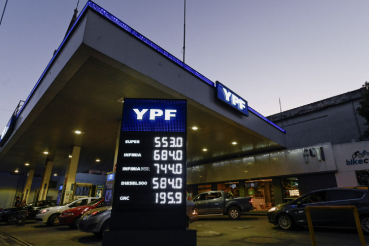 <p>Corte de Apelaciones de EEUU revoca fallo que obligada a Argentina pagar US$ 16.100 millones por estatización de YPF</p>