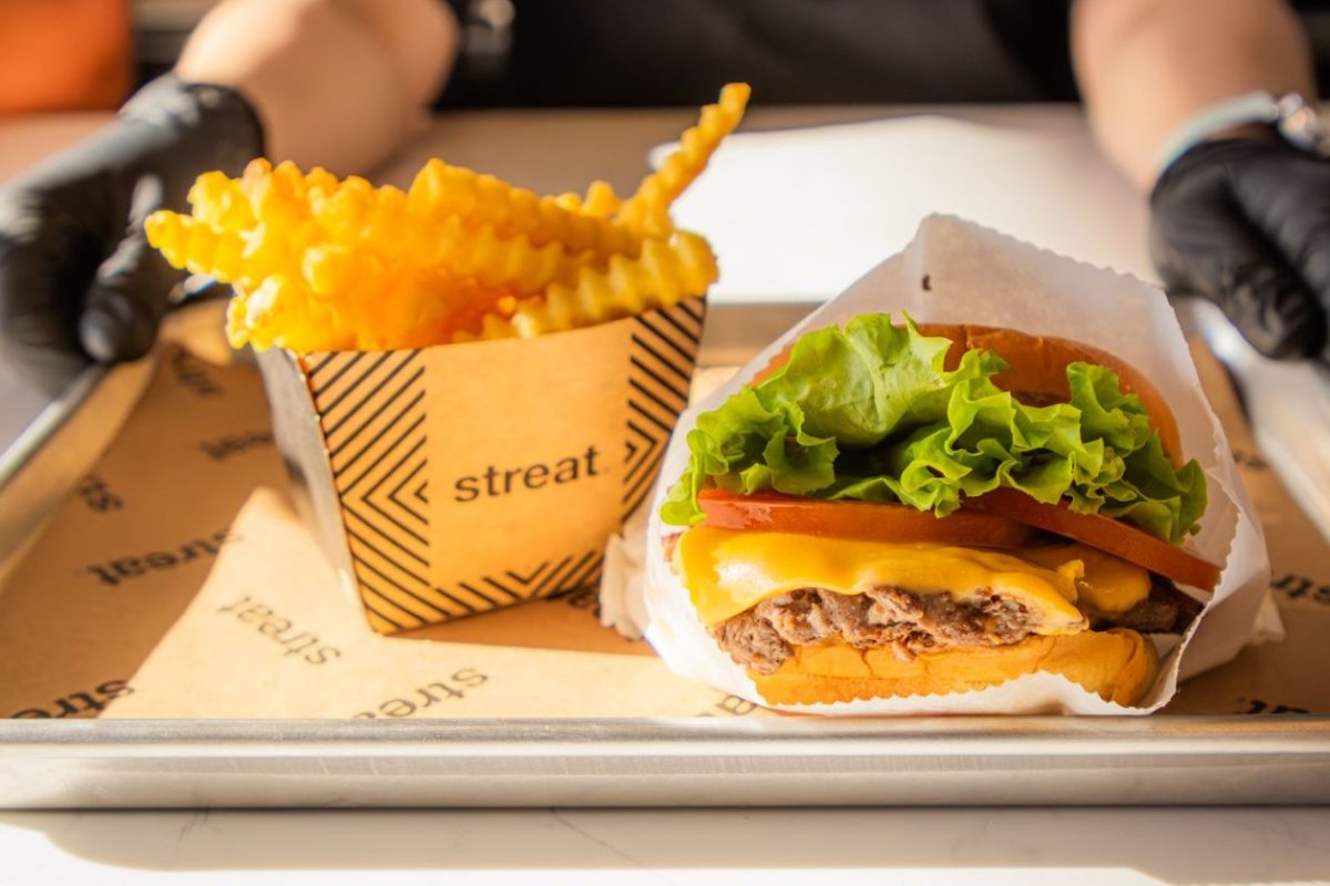 <p>Streat Burger llega a 23 locales y refuerza presencia en regiones con dos nuevas aperturas proyectadas para este año, en Viña del Mar y Concepción</p>