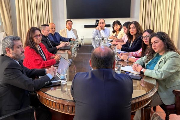 <p>El director del SII sostuvo reuniones con las dos agrupaciones gremiales del servicio. Crédito: Afiich y Aneiich.</p>
