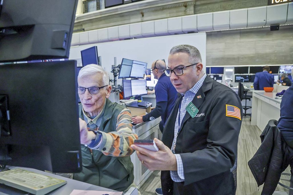 El peso de la guerra en los mercados: Wall Street termina trimestre en rojo por conflicto en Medio Oriente