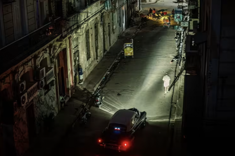 <p>Apagones y los temores por salud se apoderan de Cuba</p>