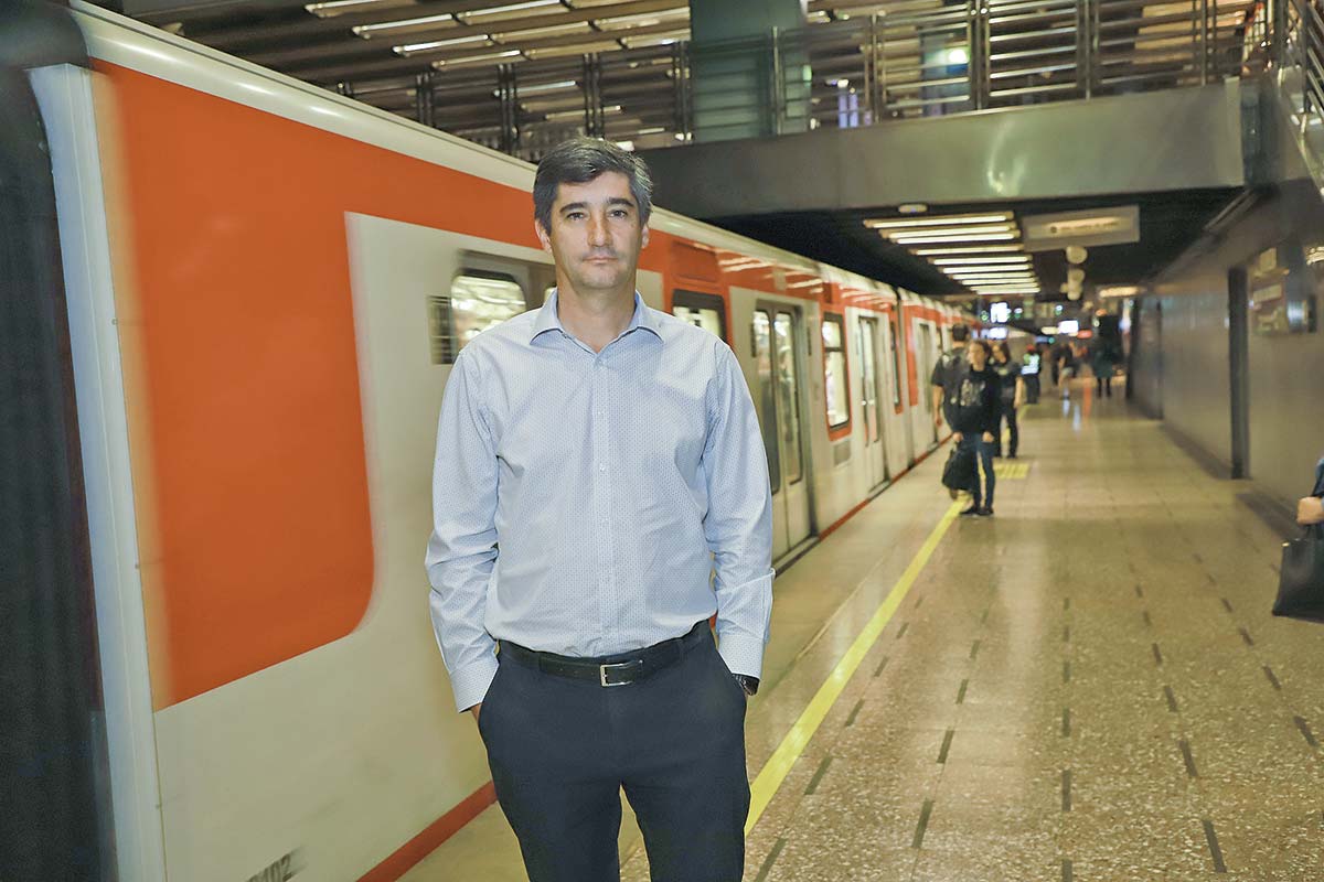 <p>Felipe Bravo, gerente general de Metro. Foto: Julio Castro.</p>