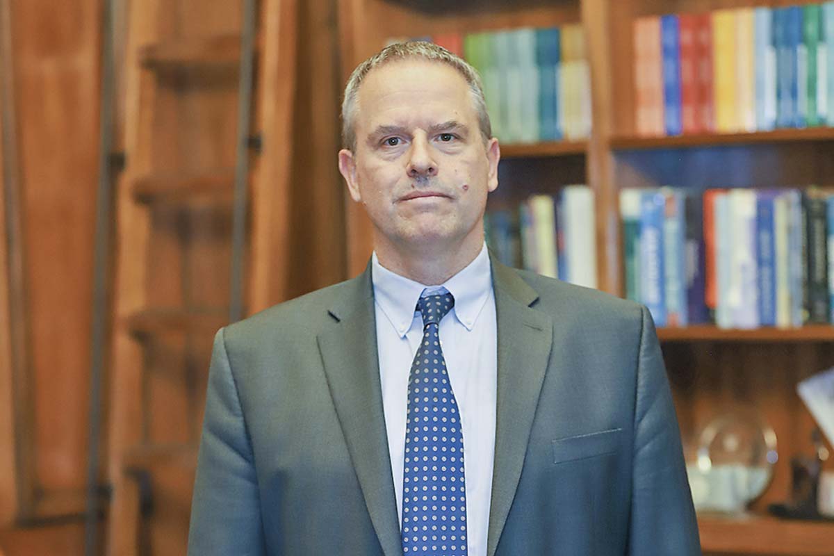 <p>Kevin Cowan, consejero del Banco  Central. Foto: Julio Castro.</p>