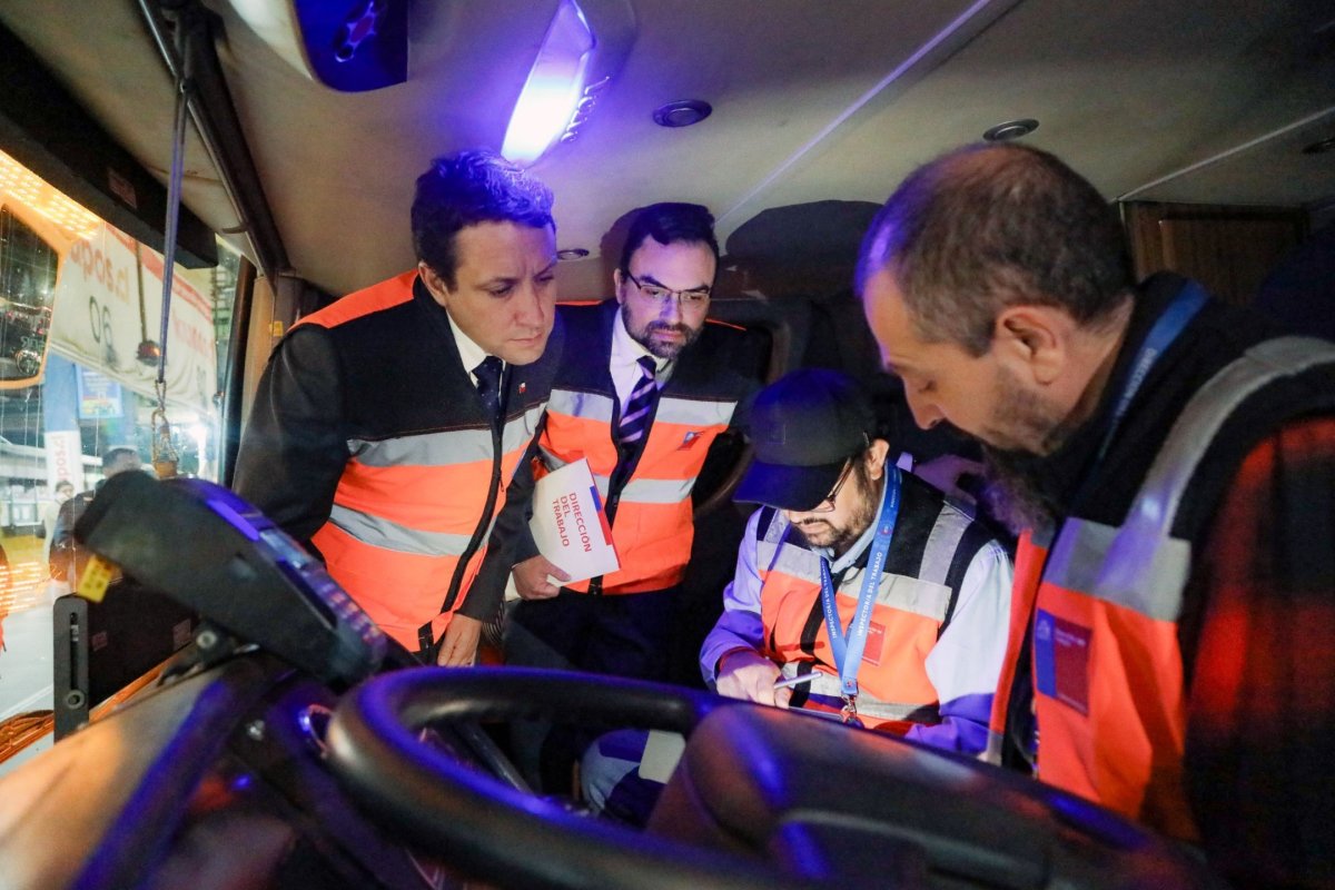 <p>Nuevos dictámenes por 40 horas serán presentados “un par de semanas antes” de la próxima rebaja de jornada laboral</p>