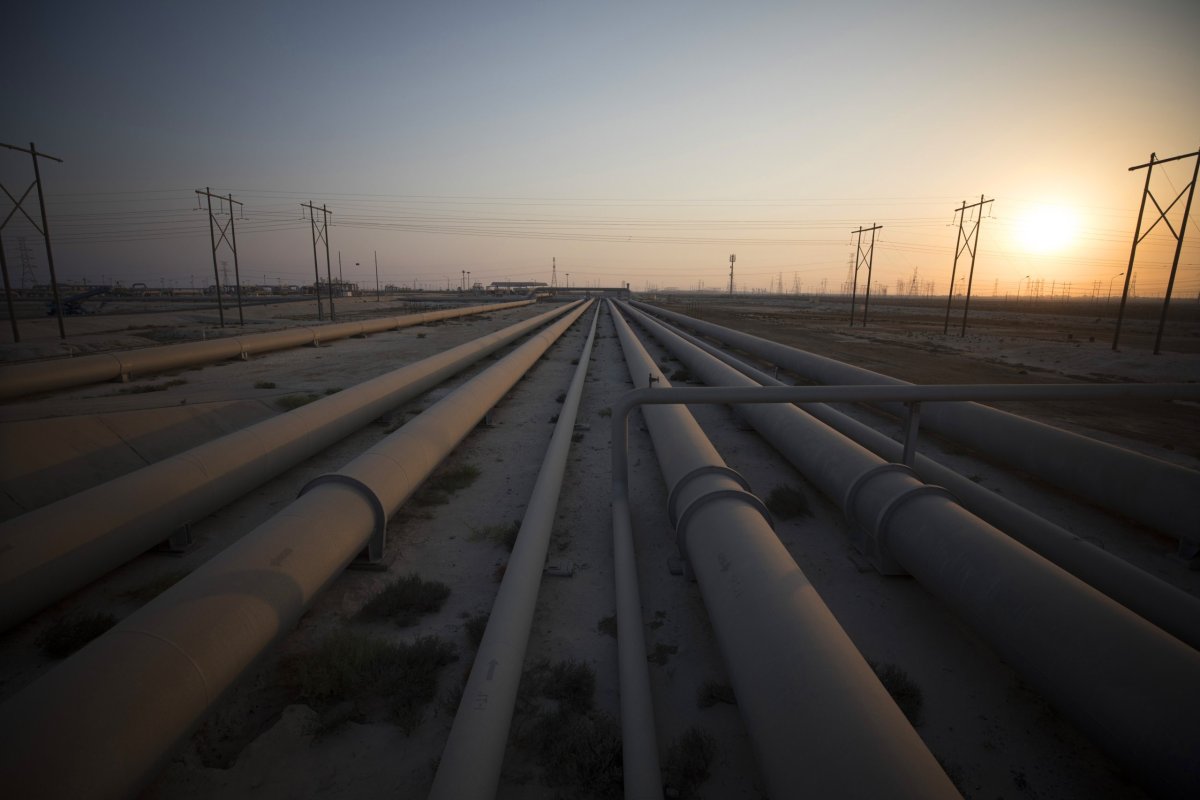 <p>Amenazas de Trump empujan a países del Golfo a buscar rutas fuera de Ormuz, mientras Irán y Omán redactan protocolo de paso seguro</p>