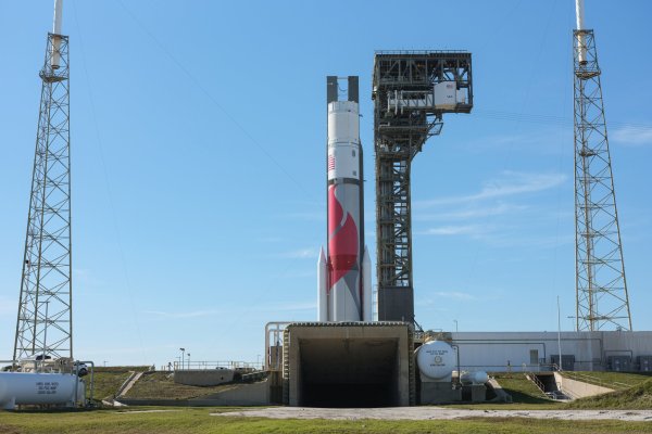 <p>Amazon negocia compra del grupo satelital Globalstar por US$ 9 mil millones para competir con Starlink</p>