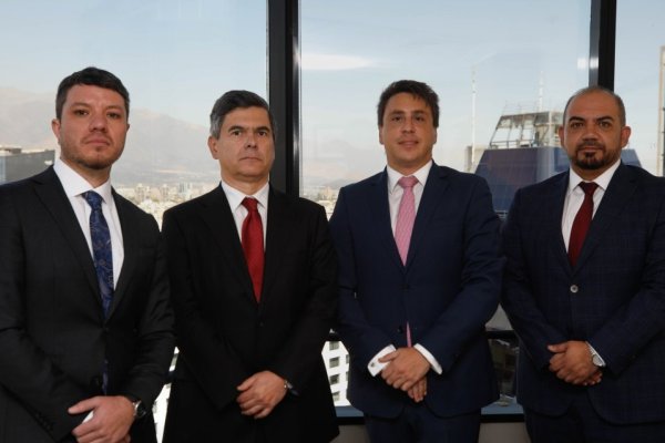 Silva-Riesco Abogados debuta con foco en litigios complejos y asesoría tributaria