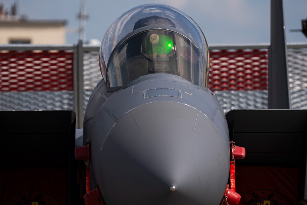 EEUU rescató con vida al piloto de avión derribado en Irán