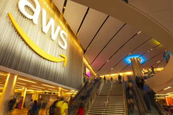 <p>Tribunal Ambiental rechaza reclamos de opositores a data center de Amazon e iniciativa avanza en su concreción</p>