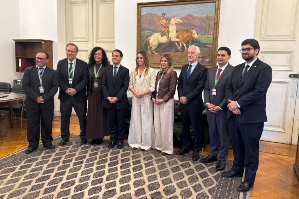 ANP expresa a ministra Sedini críticas por el clipping y presiona por pago de deuda del Servel a medios