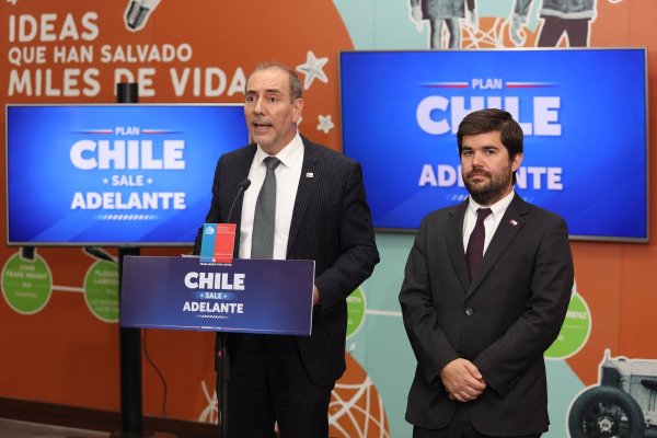 <p>De Grange afirma que "más de un 90%" de taxistas y colectivos ya han postulado a subvención ante alza del combustibles</p>