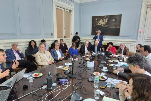 <p>Centroizquierda articula estrategia para enfrentar el proyecto misceláneo de Kast</p>