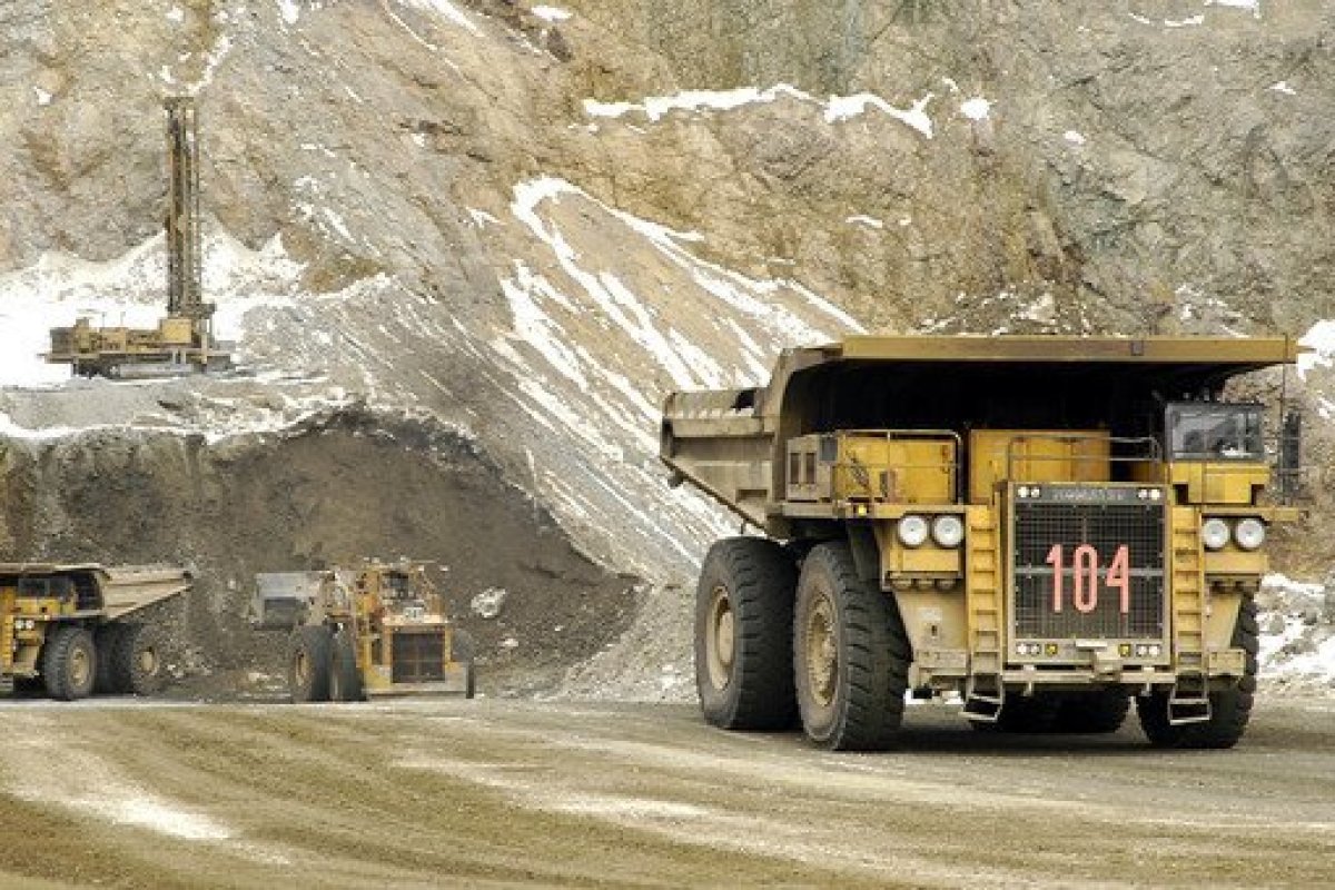 <p>Diputado UDI propone un castigo a los municipios que despilfarran: suspender la asignación del royalty minero</p>