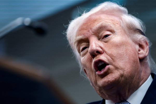 <p>Trump partió este martes elevando el tono beligerante contra Irán.</p>