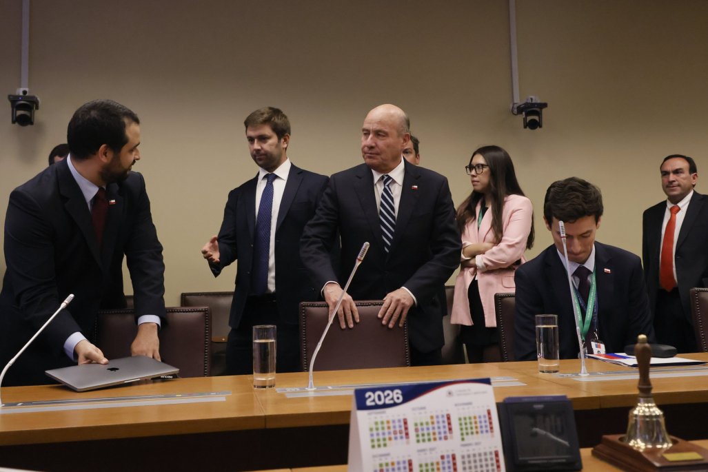 Los dardos que recibió Quiroz en el Congreso para dividir el proyecto misceláneo y su férrea defensa del recorte del gasto fiscal