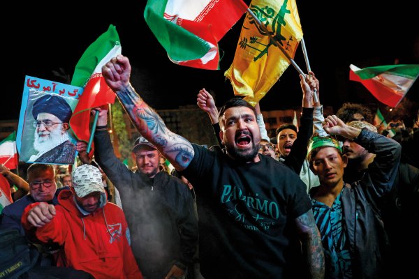 <p>Los iraníes celebraron el cese de las hostilidades en Teherán. Foto: Reuters</p>