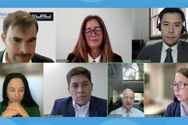 <p>El coordinador macroeconómico de Hacienda, Alejandro Guin-Po, participó en un seminario de Clapes UC.</p>