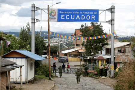 Ecuador anuncia que eleva aranceles a productos procedentes de Colombia al 100%